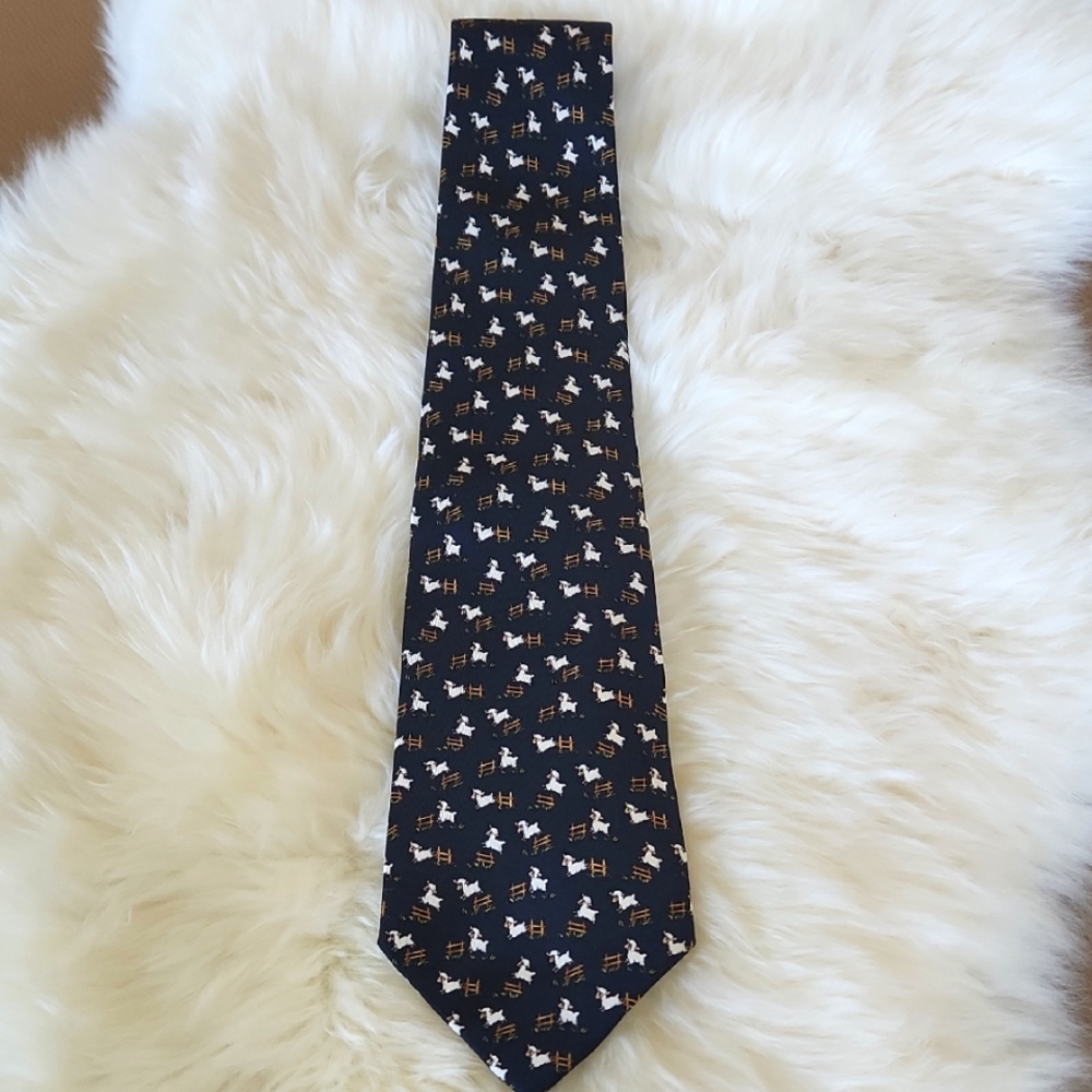 Gorgeous NWOT Salvstore Ferragamo Silk Sheep Tie 🖤🐑♥️🎁🇮🇹